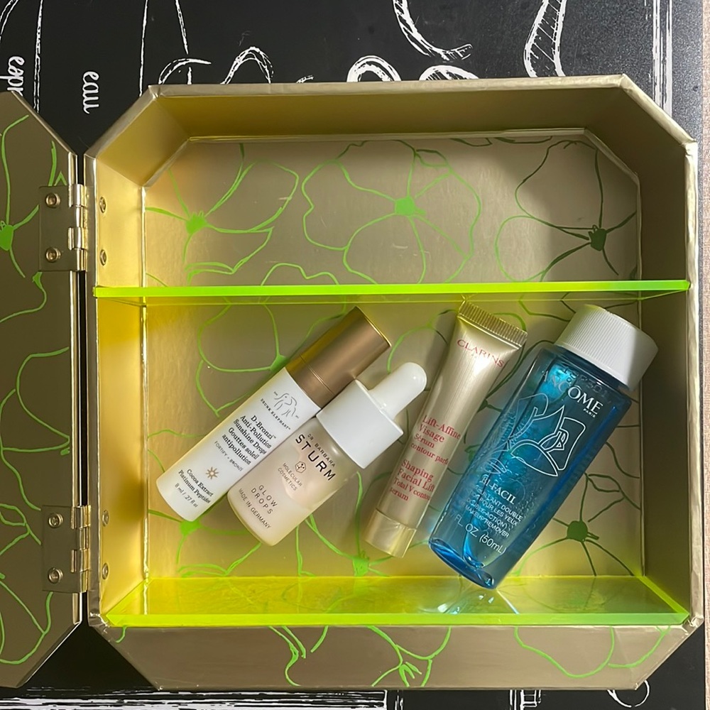 Beauty bundle - New products with beautiful DE cosmetics storage box